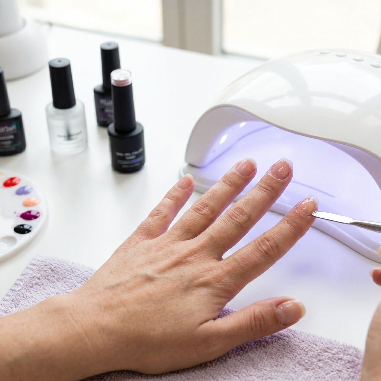 Gel non polimerizza: guida definitiva a lampade, spessori e compatibilità