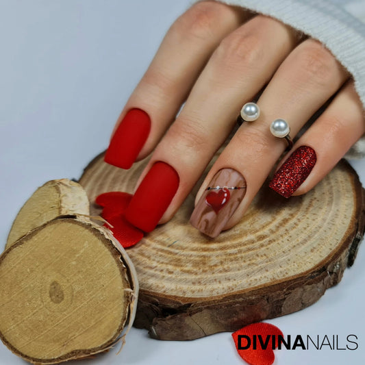 Guide alle tendenze di San Valentino: Nail Art in prima linea