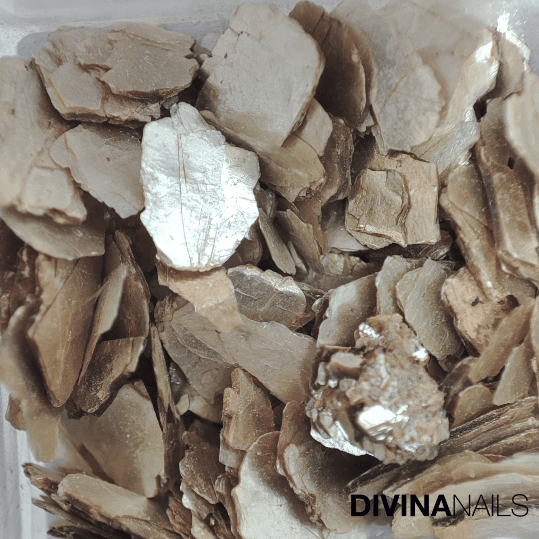 DIAMOND HOLO - EMERALD - Set 12 scaglie di pietre per gel unghie Nail Art 2g - Divina Nails