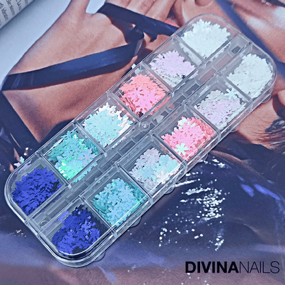 DIAMOND HOLO - RAINBOW SNOWFLAKES - Set 12 fiocchi di neve natalizi per gel unghie Nail Art 2g