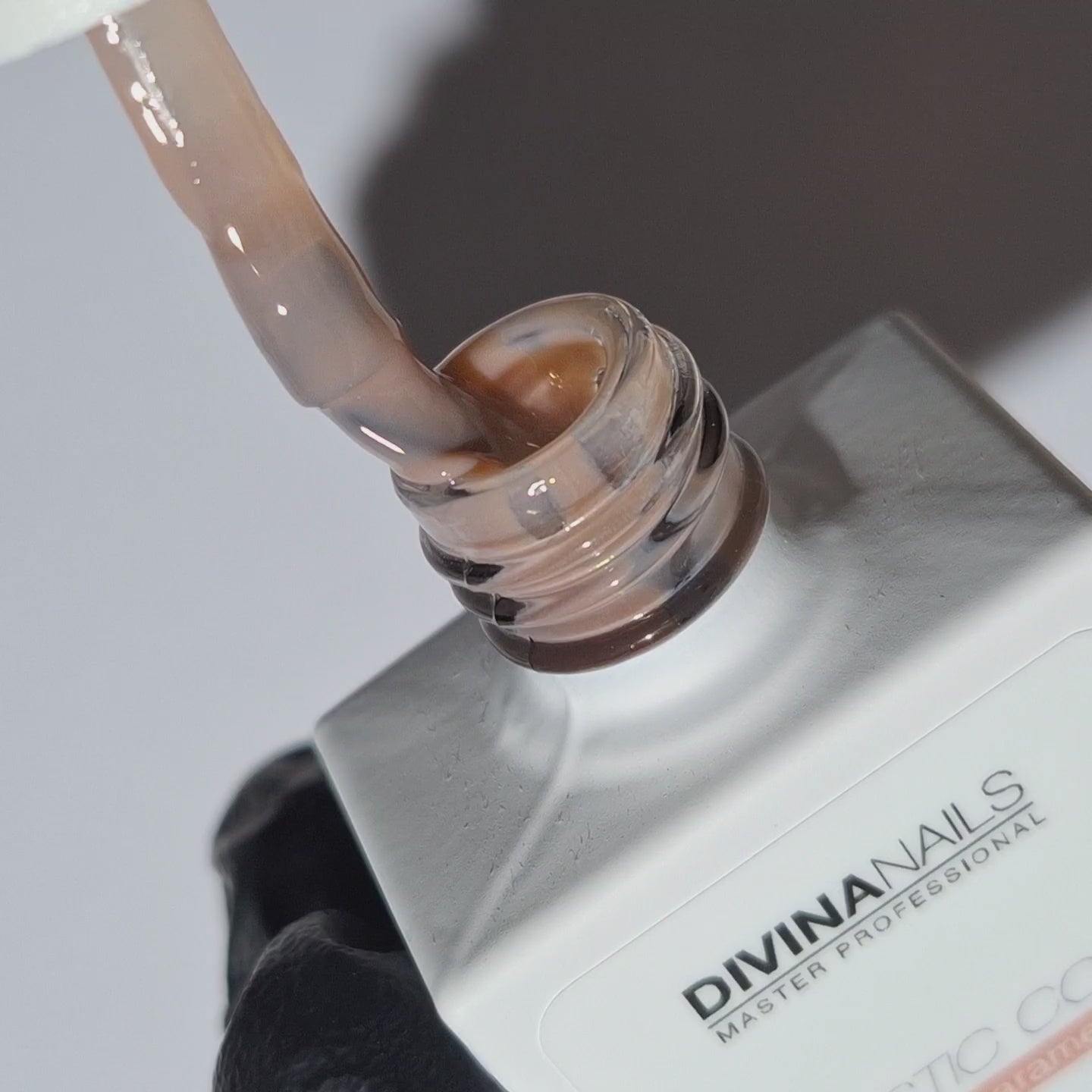 MAJESTIC COLOR - 03 CARAMEL - Semipermanente per unghie da 12ml